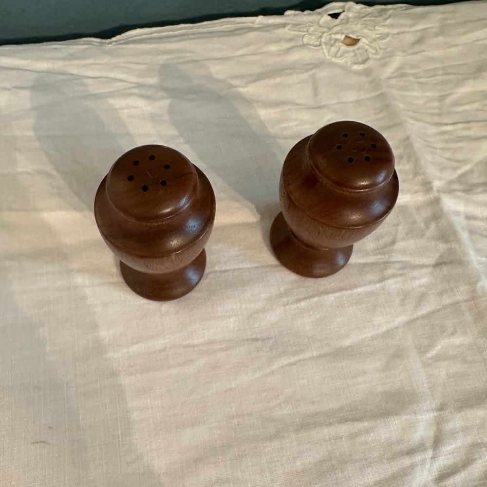 Vintage Brown Wooden Salt and Pepper Shakers - Picture 2 of 3